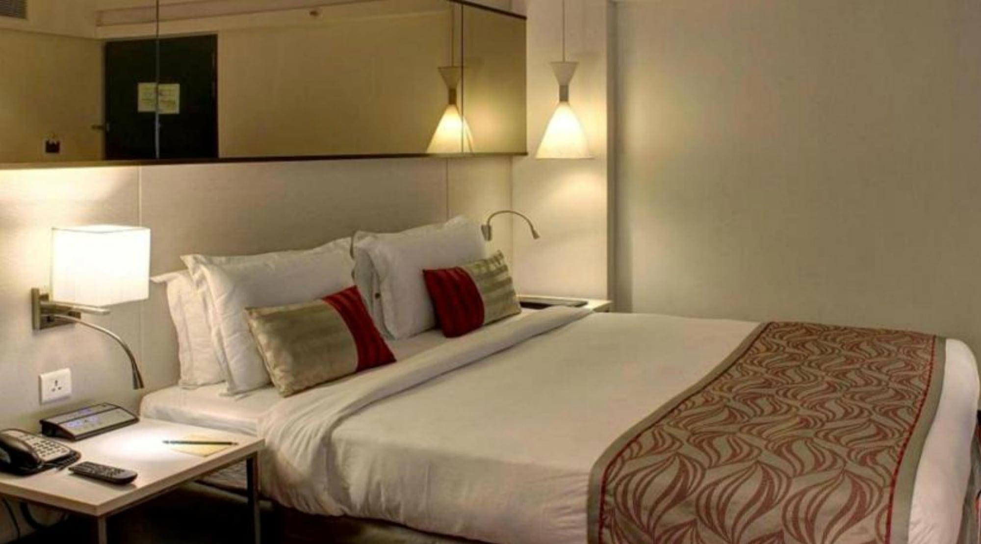 The Sahil Hotel Bombay Extérieur photo