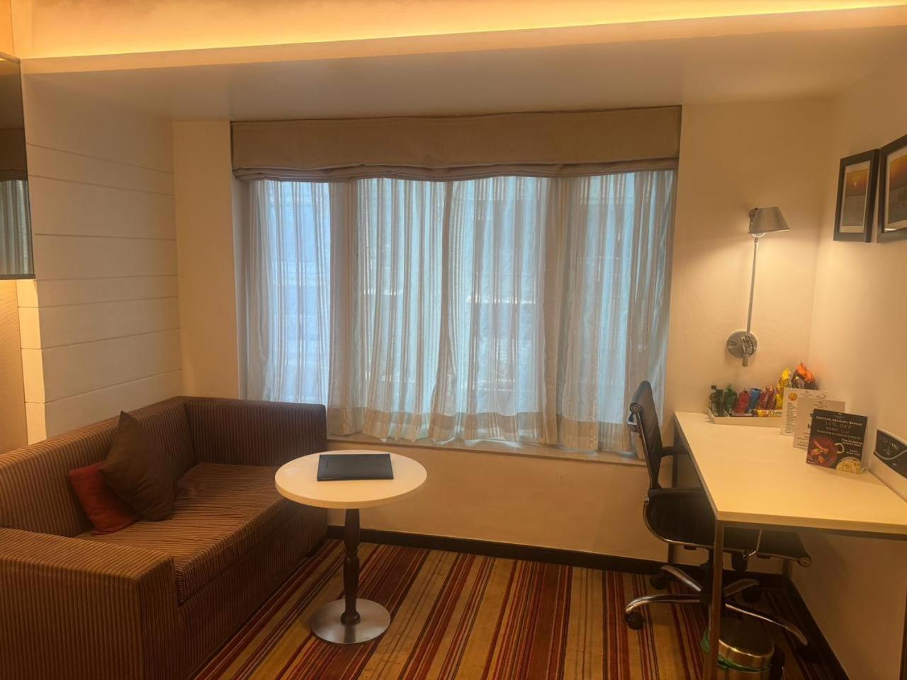 The Sahil Hotel Bombay Extérieur photo