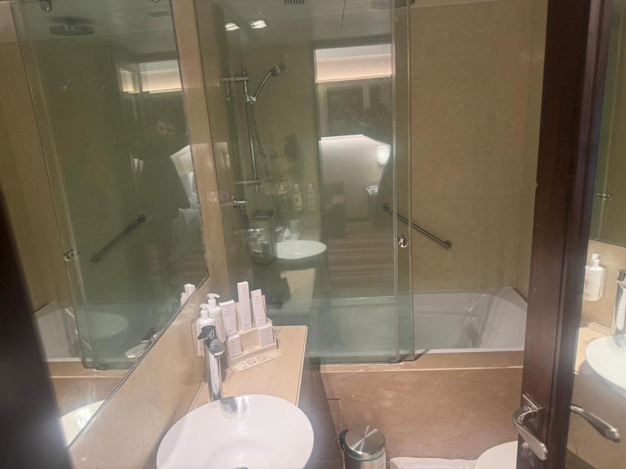 The Sahil Hotel Bombay Extérieur photo