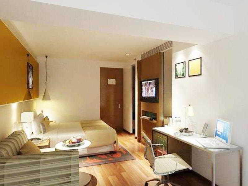 The Sahil Hotel Bombay Extérieur photo