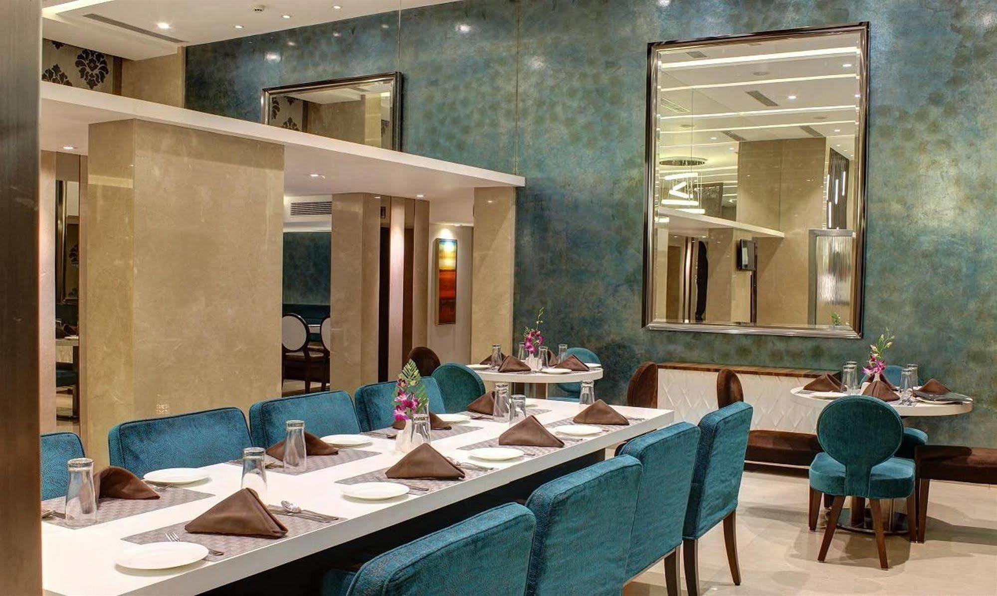 The Sahil Hotel Bombay Extérieur photo