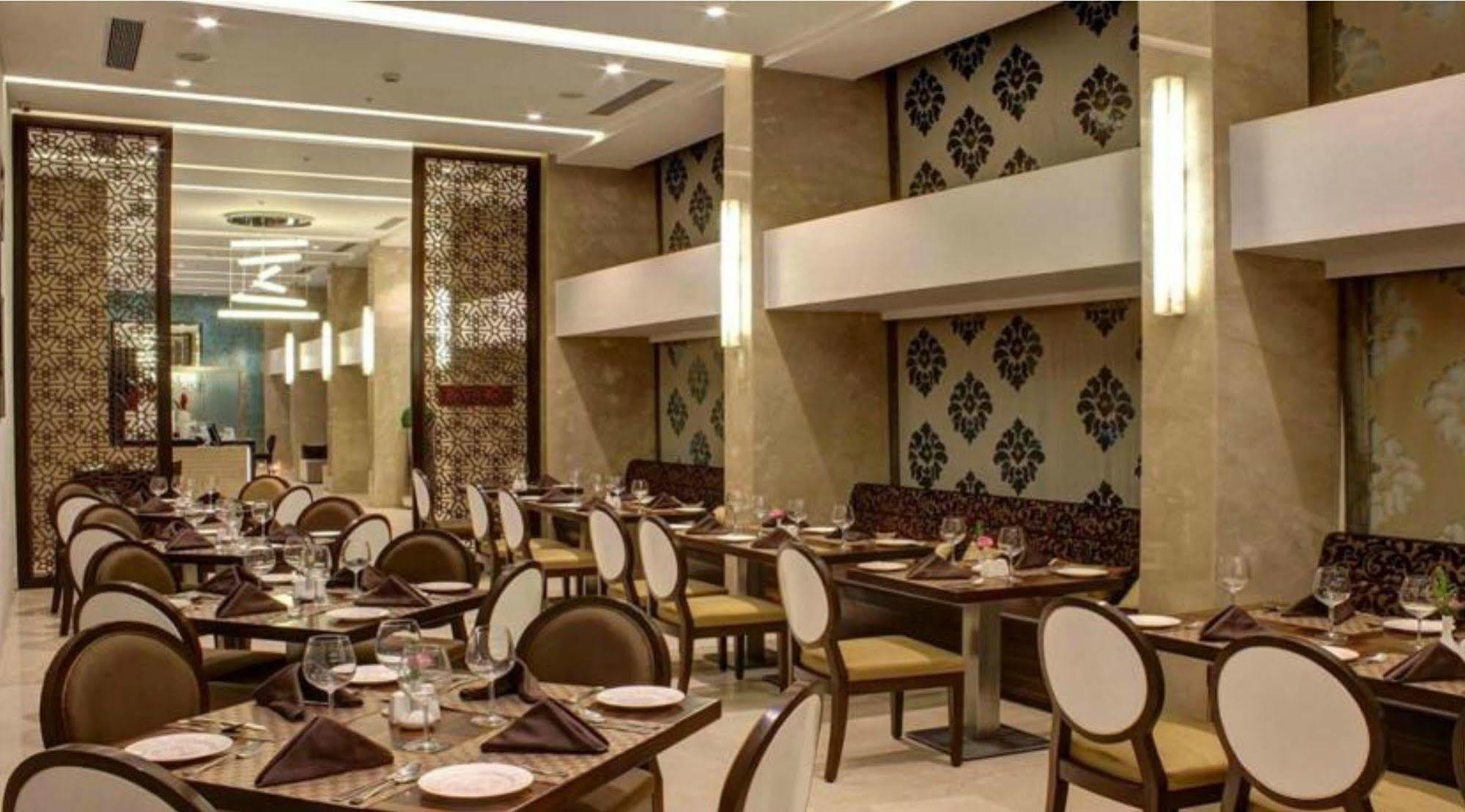 The Sahil Hotel Bombay Extérieur photo