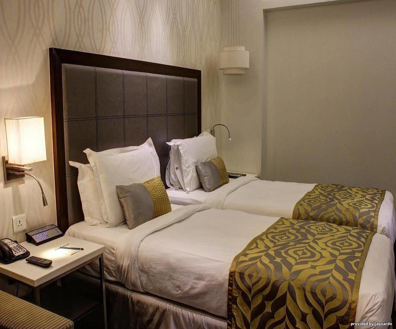 The Sahil Hotel Bombay Extérieur photo
